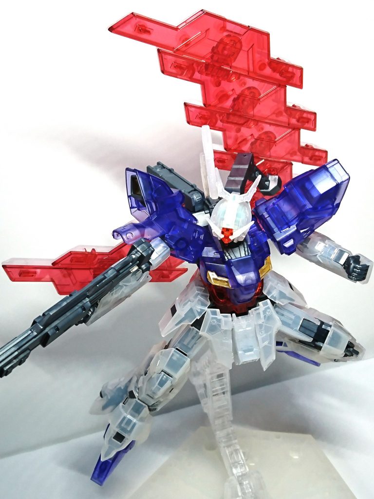 半透明程のクリアカラーです。脚部のフレームがいい感じです！