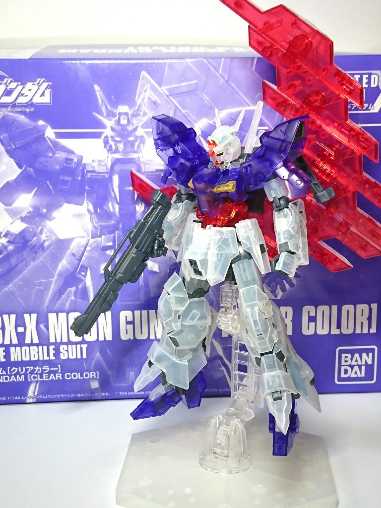 パッケージと。付属のアクションベースもオリジナルカラーです。乳白色っぽくて月をイメージする色ですね。