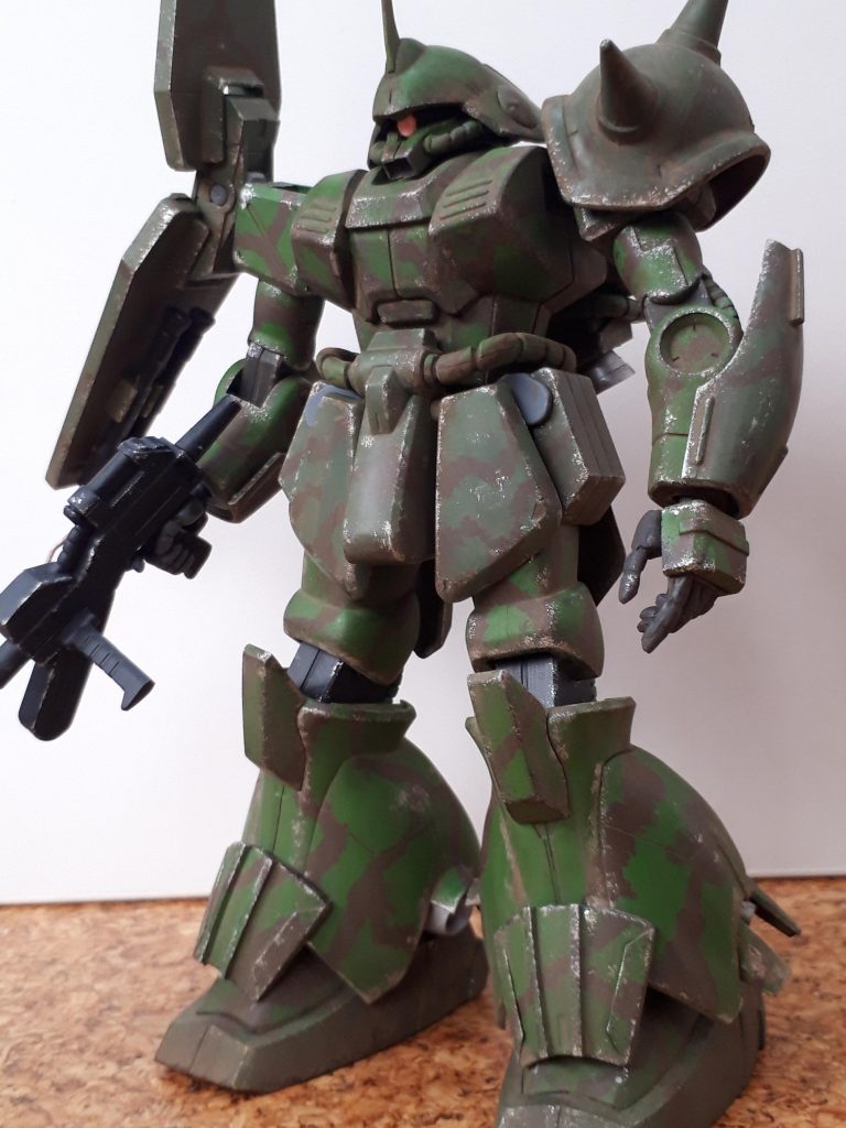 ファレホで初めて筆塗り&迷彩にしてみました。