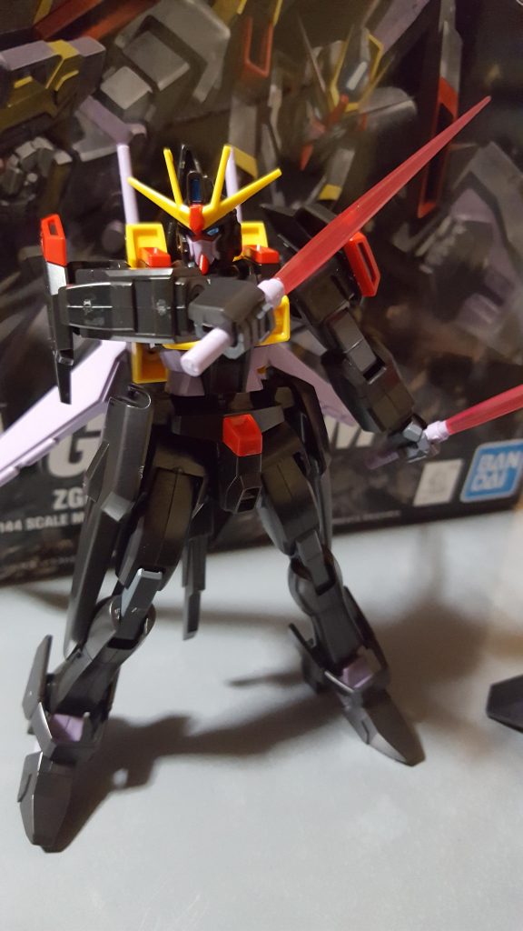 ダブルビームサーベル。足の稼働の悪さに衝撃しか受けなかった。