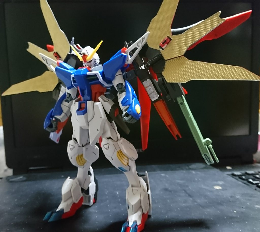 羽根展開状態。

エネルギー切れの欠点を新しく取り付けたパネル型の羽根で太陽光や月の光で常にエネルギーを充電することができ、ほぼエネルギー切れせず立ち回れるように克服。

機体の能力値も大幅に上がっているが長時間使用すると機体に負担がかかりすぎる為、フルで闘える時間は5分までが限界。