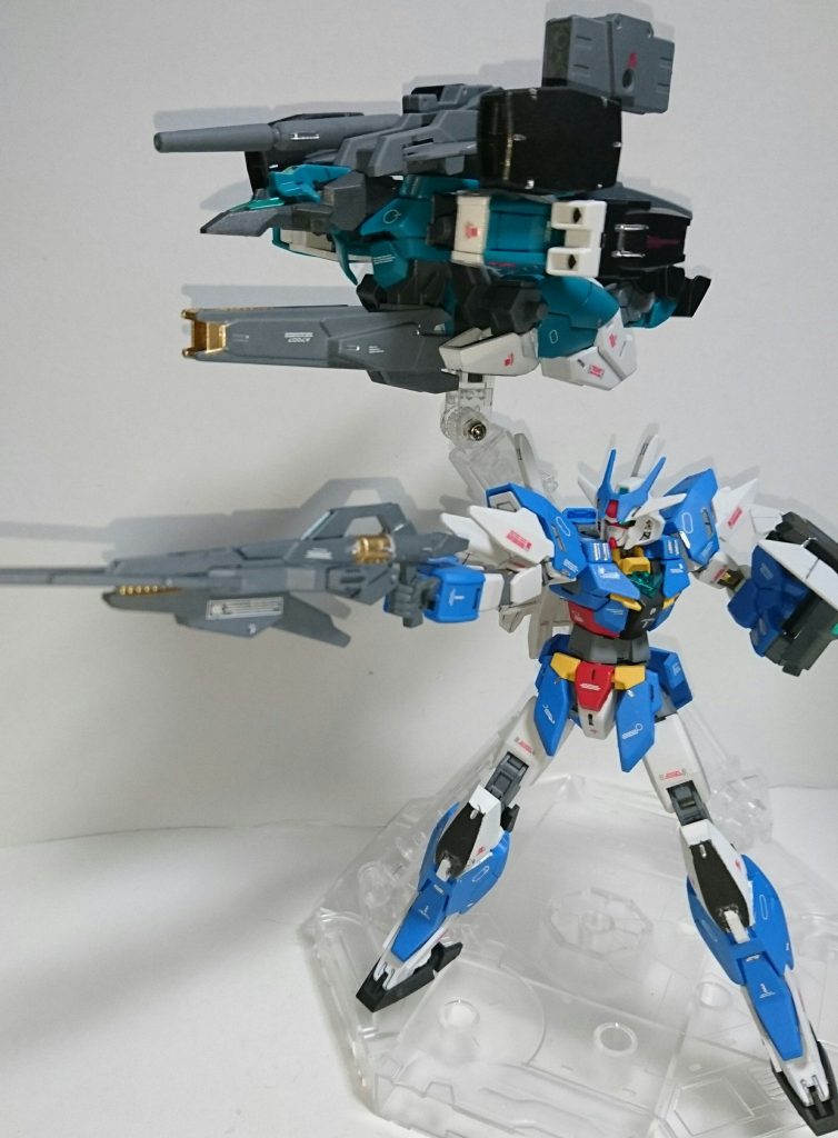 動かす分にはアースリィの方が身軽なのか、劇中だとこの使われ方が多い感じ。