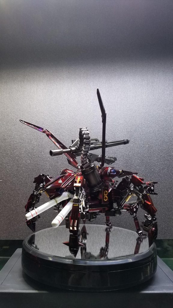 背中のタンクはプラ棒でつくりました