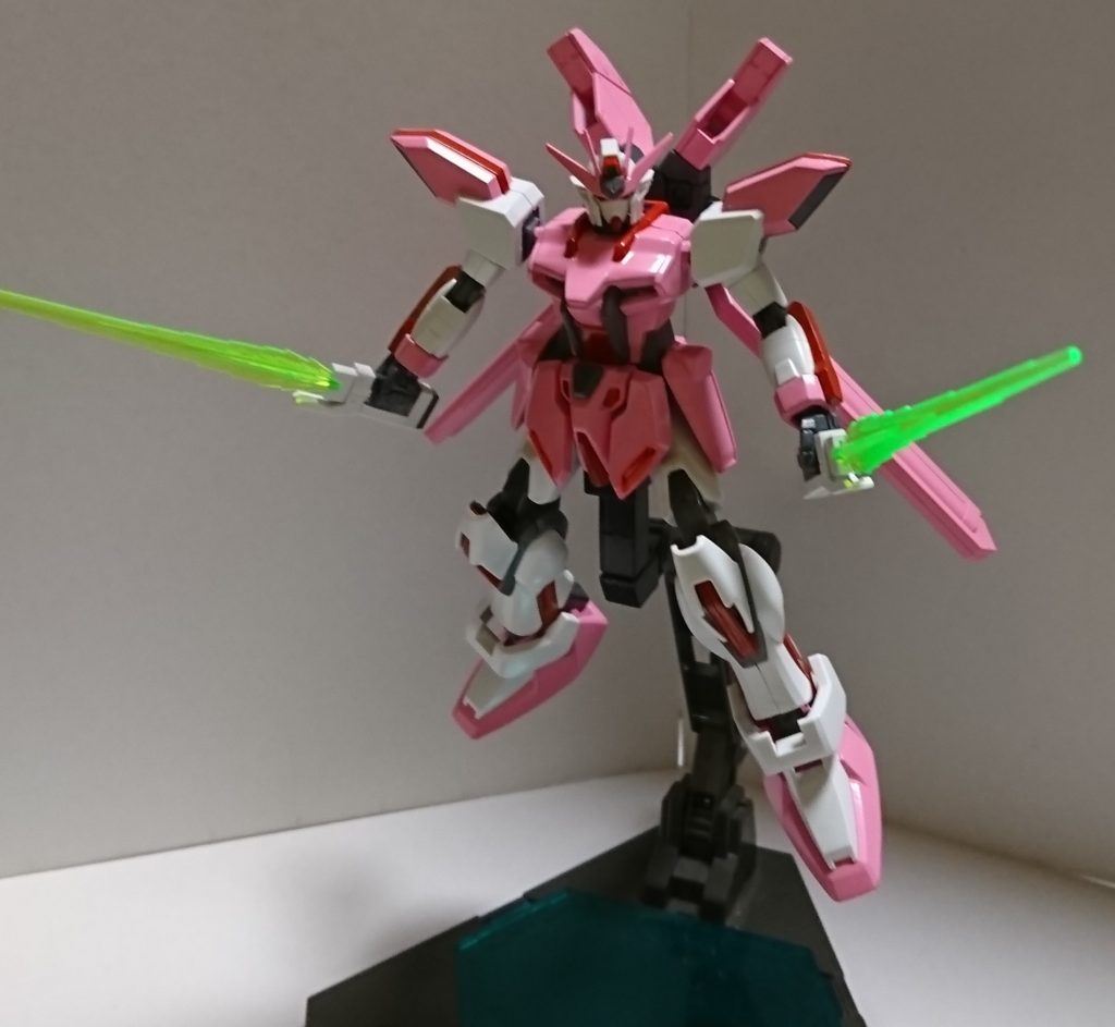 ゲーム中の戦闘見てなかったから武装が分かりませんでした。