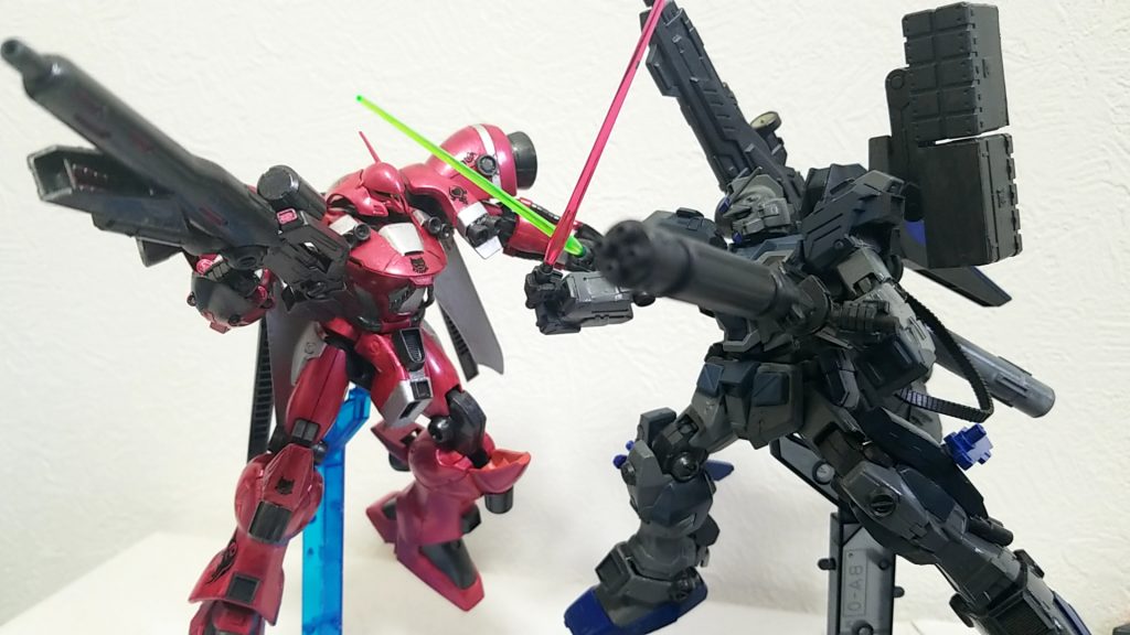 前回作ったガンダム7号機と対面