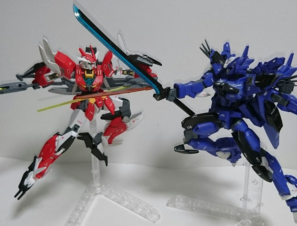 おまけで[Gストライカー2号機](https://gumpla.jp/hg/278005)と切り結んでみたり
対比な感じで良さげ。