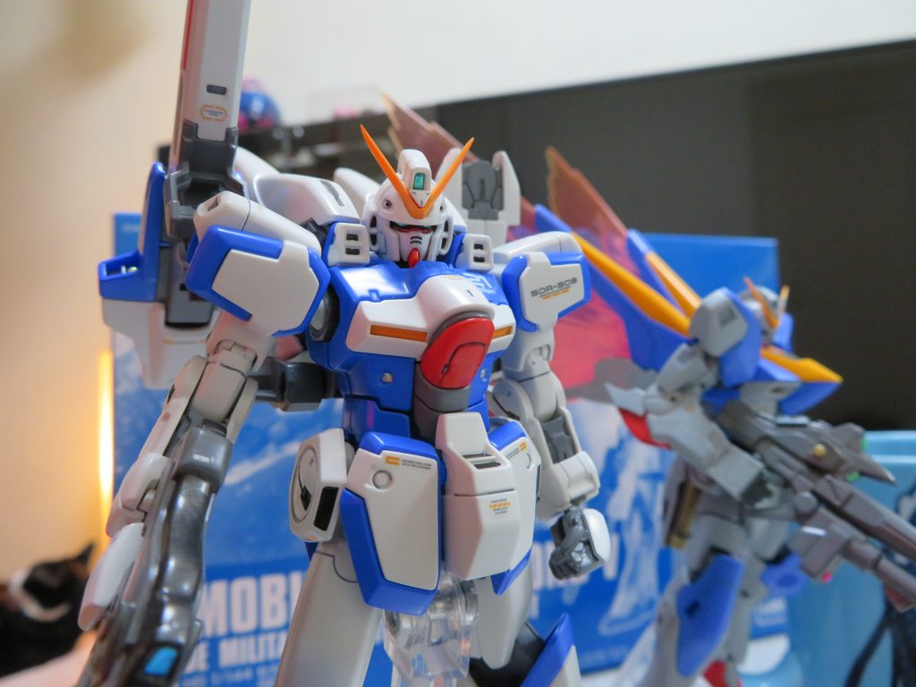 バストアップ。
後ろのV2は過去作品です。