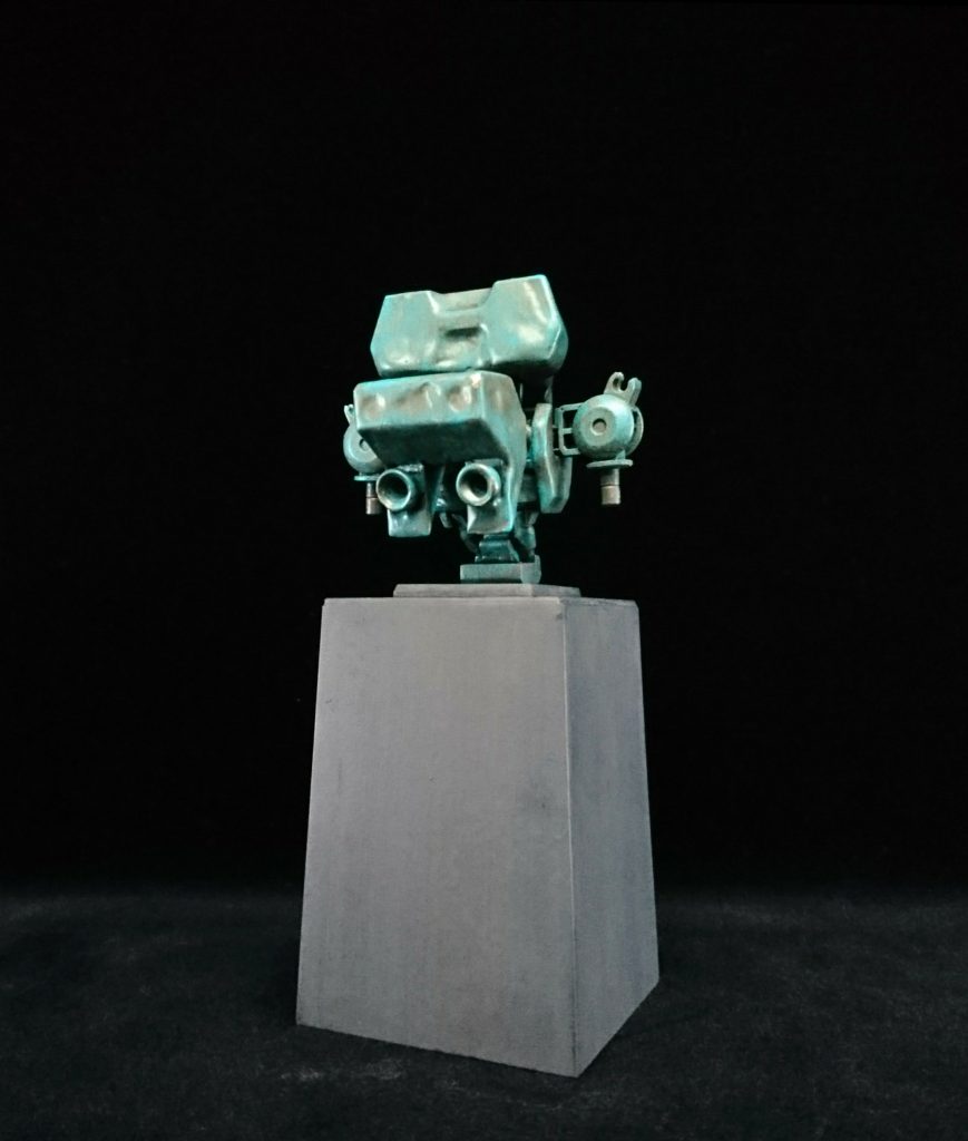 そしてバックショット。
黒背景で撮ったからか、そこはかとなく怪談チックな雰囲気……。