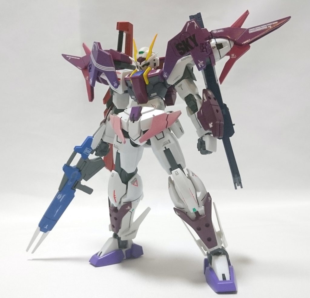 [本体塗装]
紫は以下の３パターン。
肩アーマー等:シャアレッド→パープル
手甲、脚甲:シャアレッド→メカグレー
翼、腰アーマー:シャアレッド→ホワイト

アンテナはデスティニーイエローとイエローでグラデーションかけました。