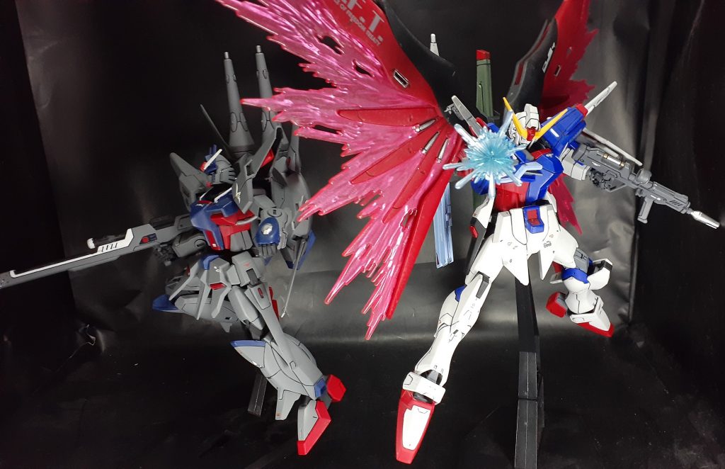 デスティニーと並べて