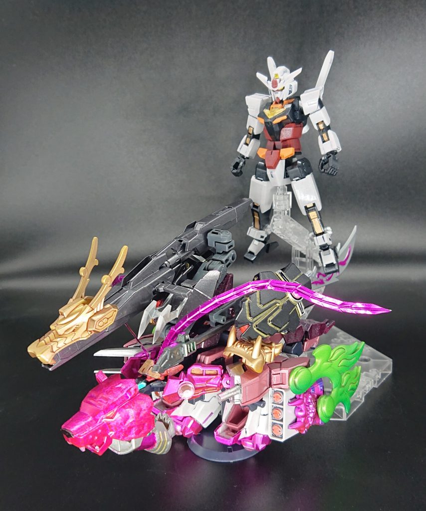 【神甲機(バルダ)三國マーズフォー】
マーズアーマーを戦国アースリィと同じように改造。
◯設定
三璃紗(ミリシャ)の国の武将。幼い頃に生き別れた双子の兄を探していたが、戦(いくさ)に明け暮れ闇落ち中し記憶を失う。
使用する武器は、砲撃武器がメイン。
なお、近接格闘用の武装も装備。