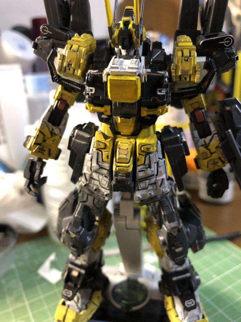 前側
スミ入れの線が濃すぎて個人的に
直視し辛い写真です…