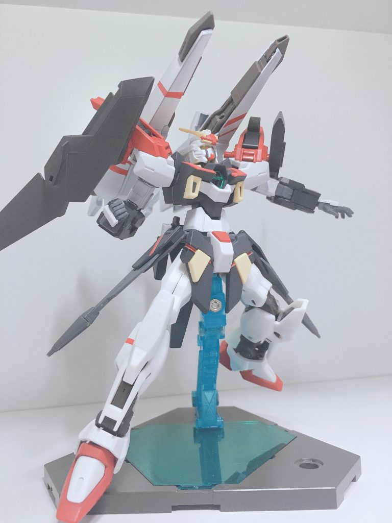 ブンドドその2。背面にある大型のビームキャノンはドーベン・ウルフから頂きました。これで遠距離もバッチリです(´▽︎` )