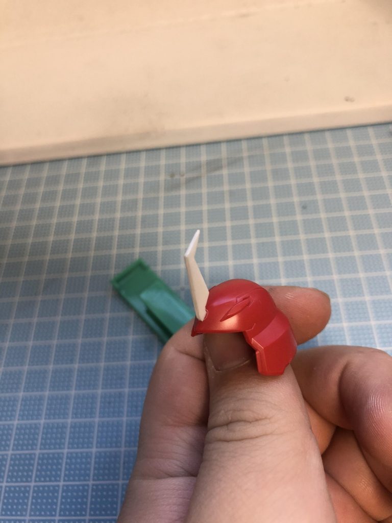 プラ板でツノを作ってみたときです。久々に板を使ったので結構苦戦しました。