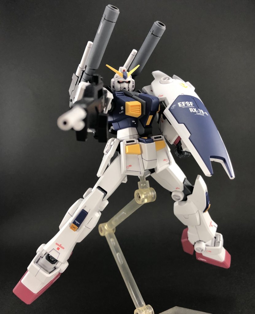 未完成状態でシールドとライフルを持ってる印象が薄いのですが一応。