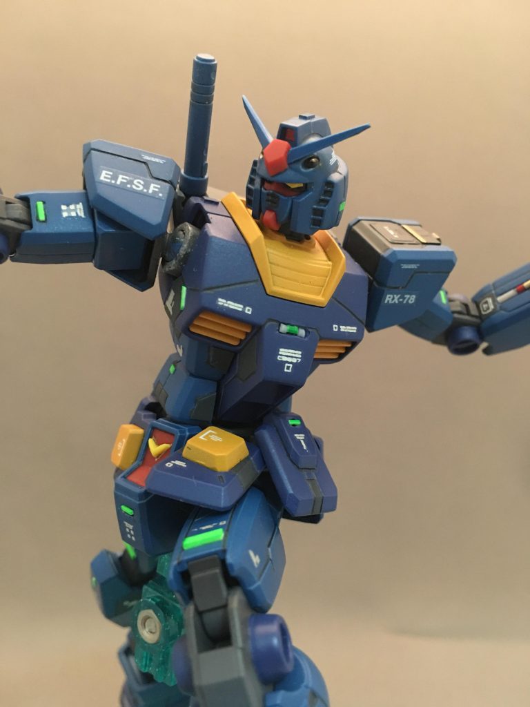 腰部のＶ字はランナーからの削り出し。