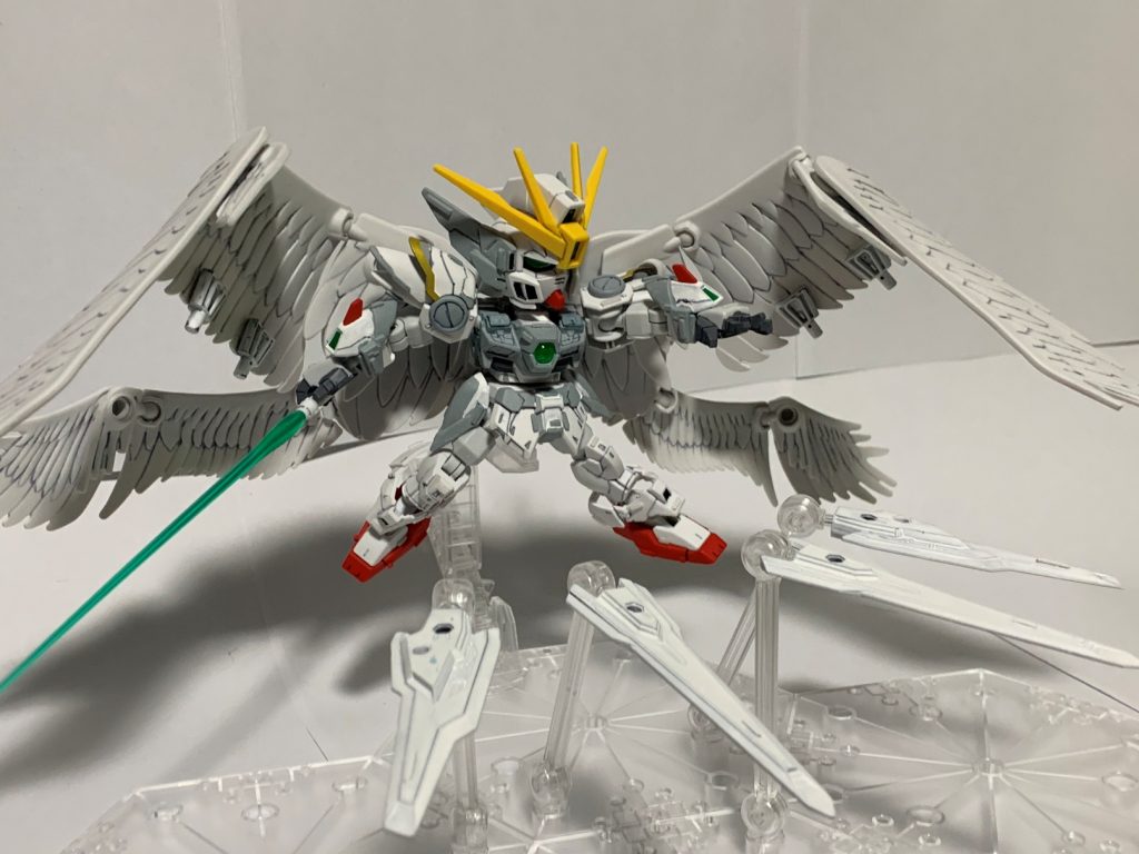 フェザービットはファンネル扱いです。イメージはスローネツヴァイのファングです。