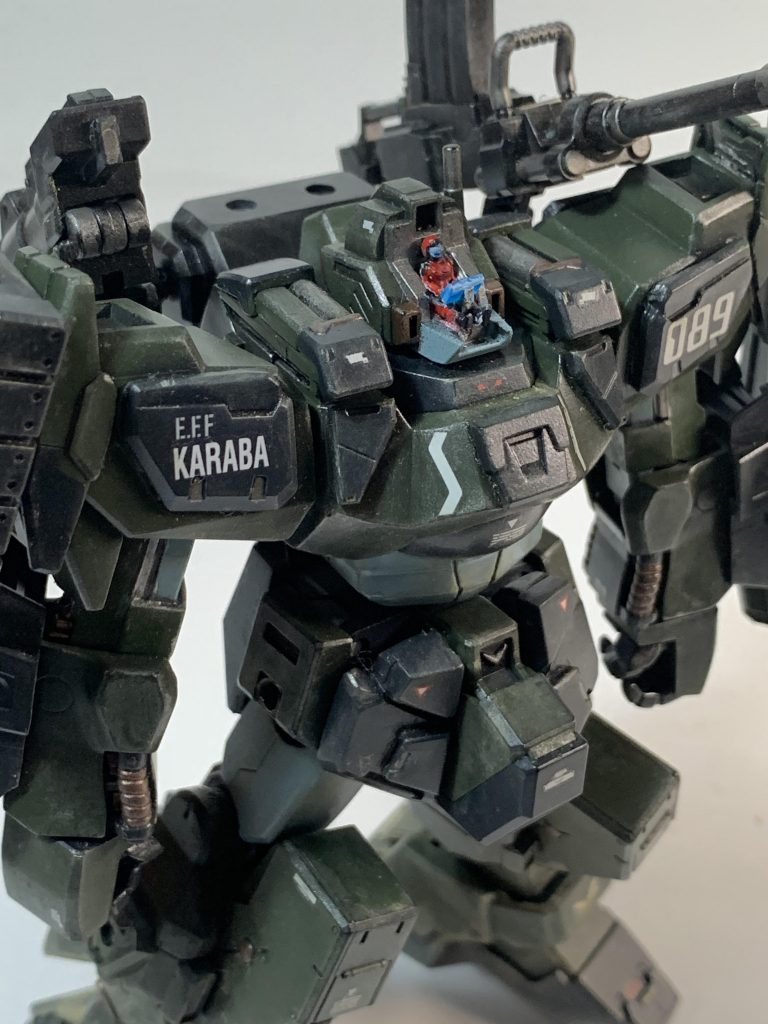 頭部コックピット。ノーマルスーツは赤いがクワロト大尉ではない