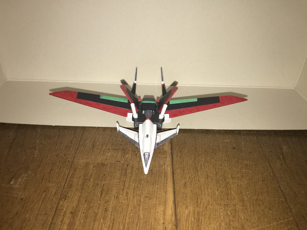 フォースエクストリームシルエットその外観や機能自体はフォースシルエットと変わらないが、その内部構造は全くの別物で、飛行速度を始め、そのあらゆる性能がフォースシルエットの完全上位互換となっている。アルティメット細胞動力エンジンシルエット内部に搭載された永久機関であり、その名の通りアルティメット細胞を無限に生成できる。本機との合体によって、本機にアルティメット細胞を注入し、機体性能を飛躍的に強化する仕組みになっている。合体が解除されると、本機に注入されたアルティメット細胞は自動で消滅し、元々のインパルスガンダムの状態に戻る。この仕組みは、デスティニーシルエットと同様である。アルティメット細胞過去に紹介したデスティニーインパルスガンダムと原理は似ているが、安全に扱える強大な力として改良されており、DG細胞に変化する危険も、肉体や能力を侵食される危険は一切無く、パイロットが暴走する危険性は無い。この安全なアルティメット細胞を保有・使用できる者は、地球上に数多く存在しない為、このシルエット自体も、極めて希少な存在とも言える。DG細胞を使用する際の副作用と同じように、本機が受けたダメージはパイロットにも伝達するが、デスティニーインパルスガンダムよりも、パイロットへのダメージが大幅に緩和されている。