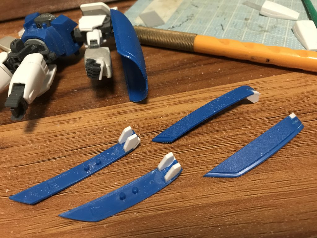 自作の極小ヒンジで接続