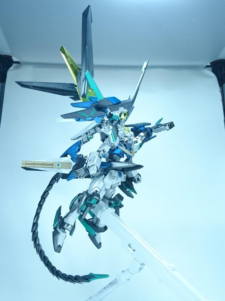 ～全面解放加速形態～「アクセラレイター・アンリミテッド」サイコ・グリップ ストライカー内のサイコ・ウェーブを全面解放させ、それをパイロット保護とアクセル・パッケージ及びアクセル・フィンに集中させ加速力を爆発的に強化した形態。