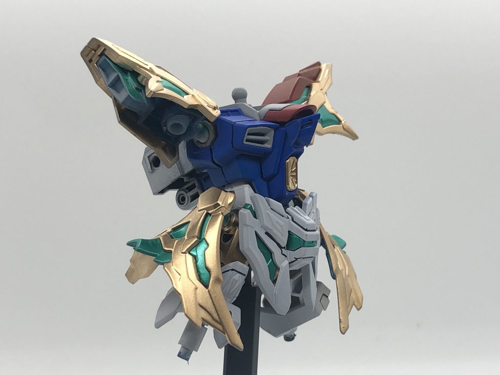 変形は腕、足、頭、羽を外します。