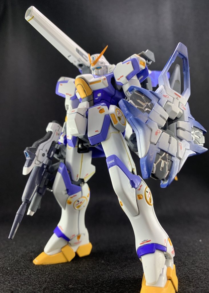 煽り気味に。
このカットは結構気に入っています。