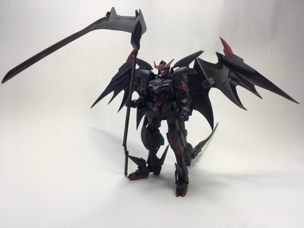 全身
デスサイズヘルのアクティブクロークを移植したので、横に広い!
更に尻尾を付けたので、後ろに長い!
大鎌装備で、ますますスペース取る!