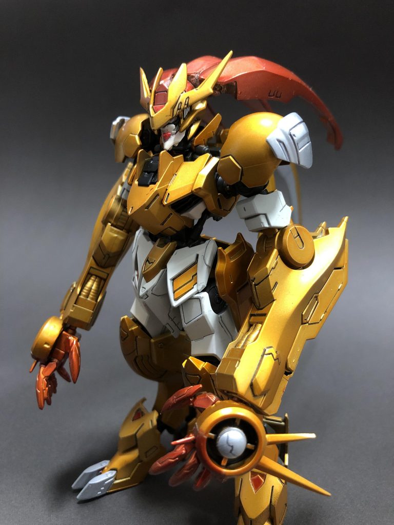 シェルブリット最終形態の特徴的な髪部分は、キュベレイの頭パーツを3つ繋げて使用。

塗装は基本的にキャンディ塗装で仕上げてみました。

S.H.Figuartsカズマ(最終形態)を参考にイメージしています。