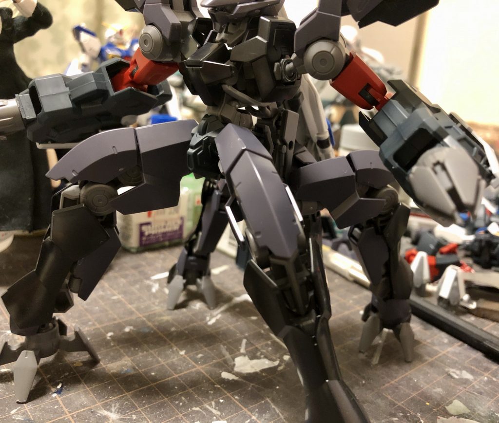 初期案、この頃は4脚砲撃状態だけのイメージでした