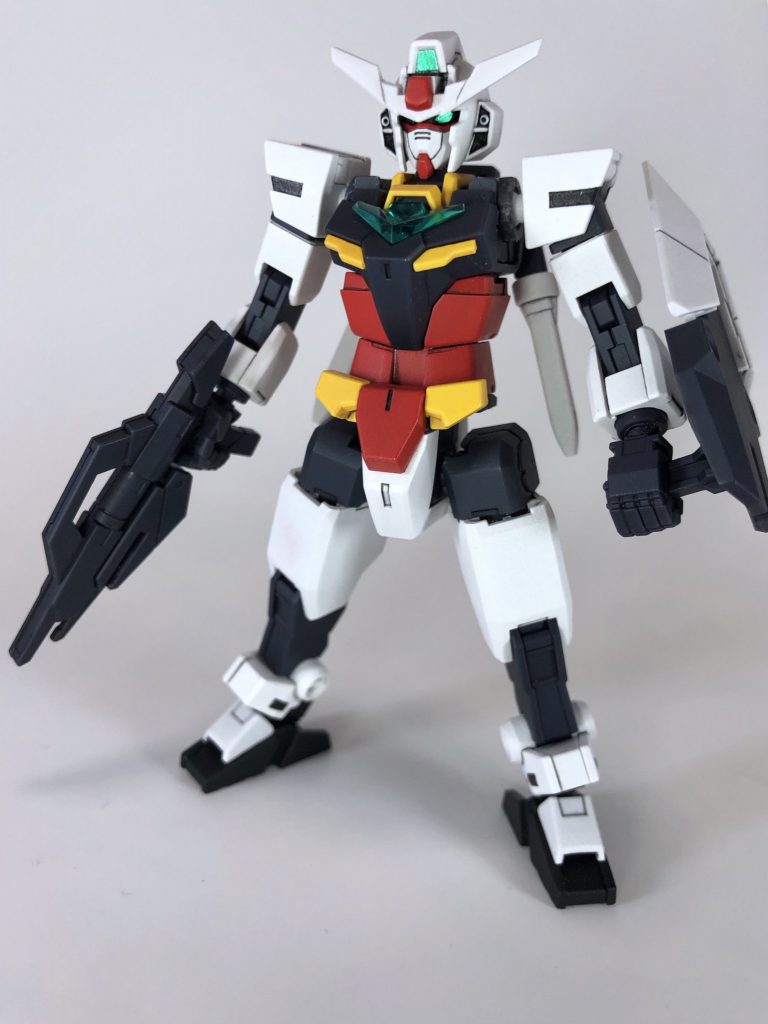 ・コアガンダム
こちらはヒロトくんへのリスペクトもかねて劇中同様のカラーリングで表面処理や適度に面出し工作しています
子供体系ロボは珍しいですがこのバランスも結構好きです