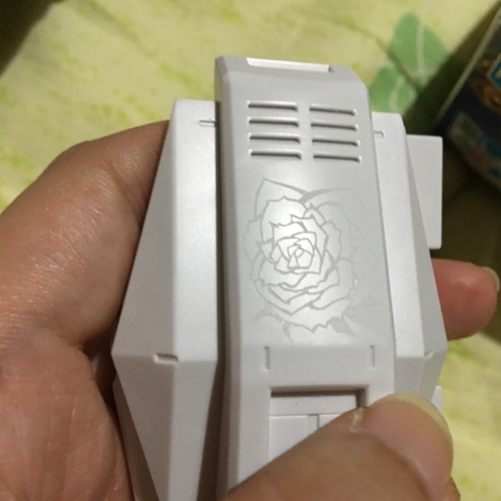 やり方説明します。まず彫ります。
下書きは面倒なのでしません。あと下書きしたところでその通りに彫らないんだ。おっぱにくんは天邪鬼だから。（言い訳）