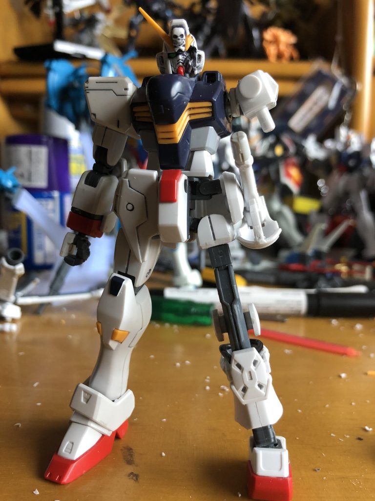 形はできて脚の塗装と胸の鉄板などまだ足らず。