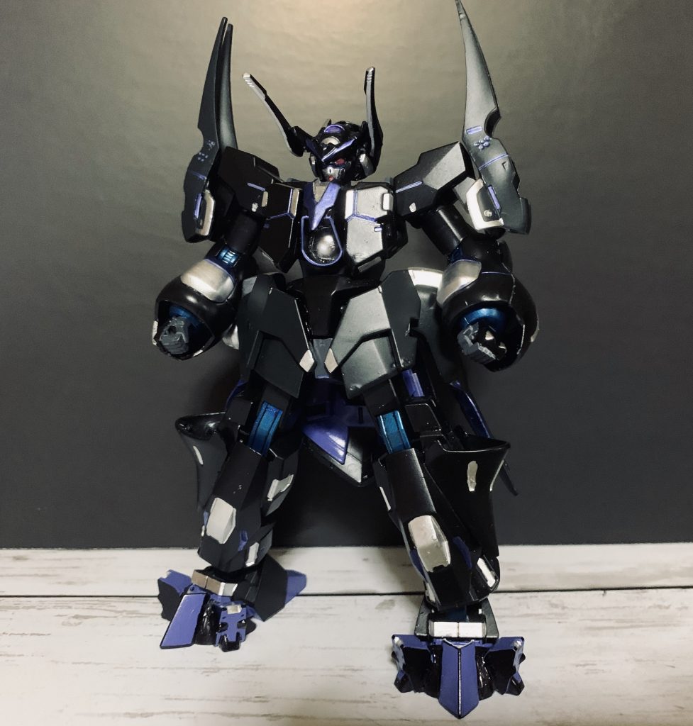 機体前面
頭部や肩など牛の角っぽくしました