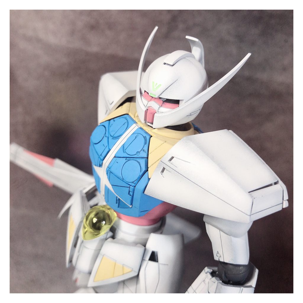 アゴの形状修正とショルダーアーマーにスジボリ。