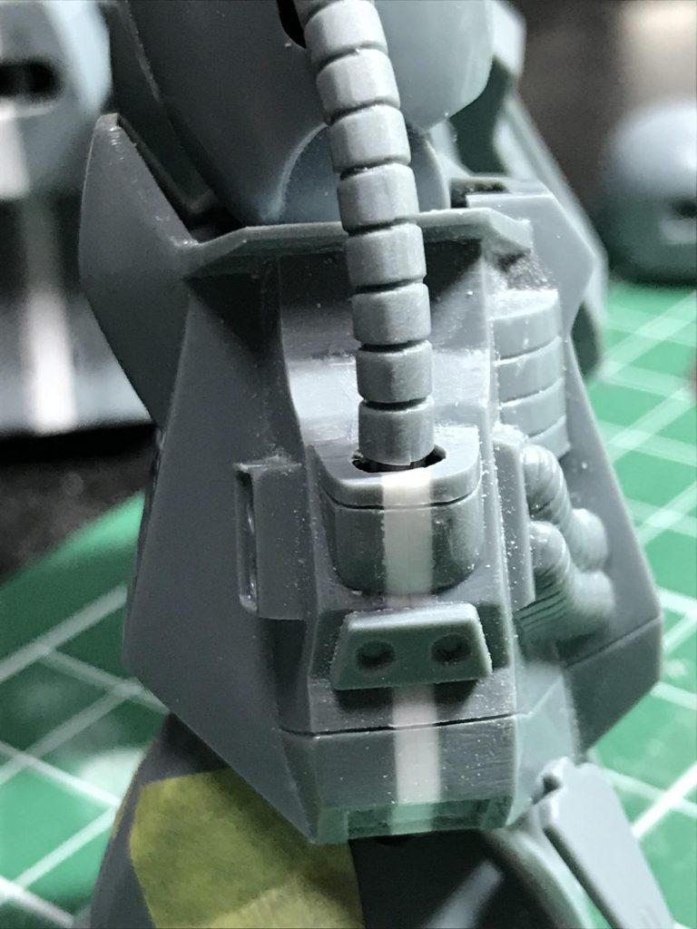 06Rの象徴と言ってもいいふくらはぎも、少し薄いと感じたのでプラ板で延長。