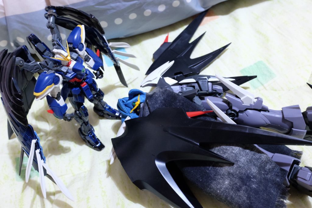 ヘル：なあ青いの、オレなにか悪いことしたかな？
青：してないが？

ヘル：じゃあ、なんでこんなに心がざわつくんだ…？  処刑を待っているみたいだ…
青：処刑されたことないだろう