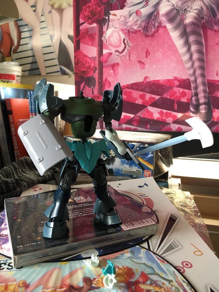 制作開始直後。始めはもっと全体的もっさりして剣も細かった。