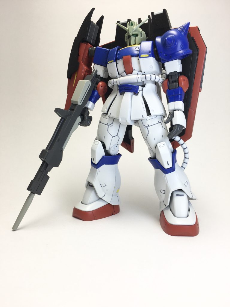 幾ら急いでいたとはいえ、ザクのパーツで修理するとは…