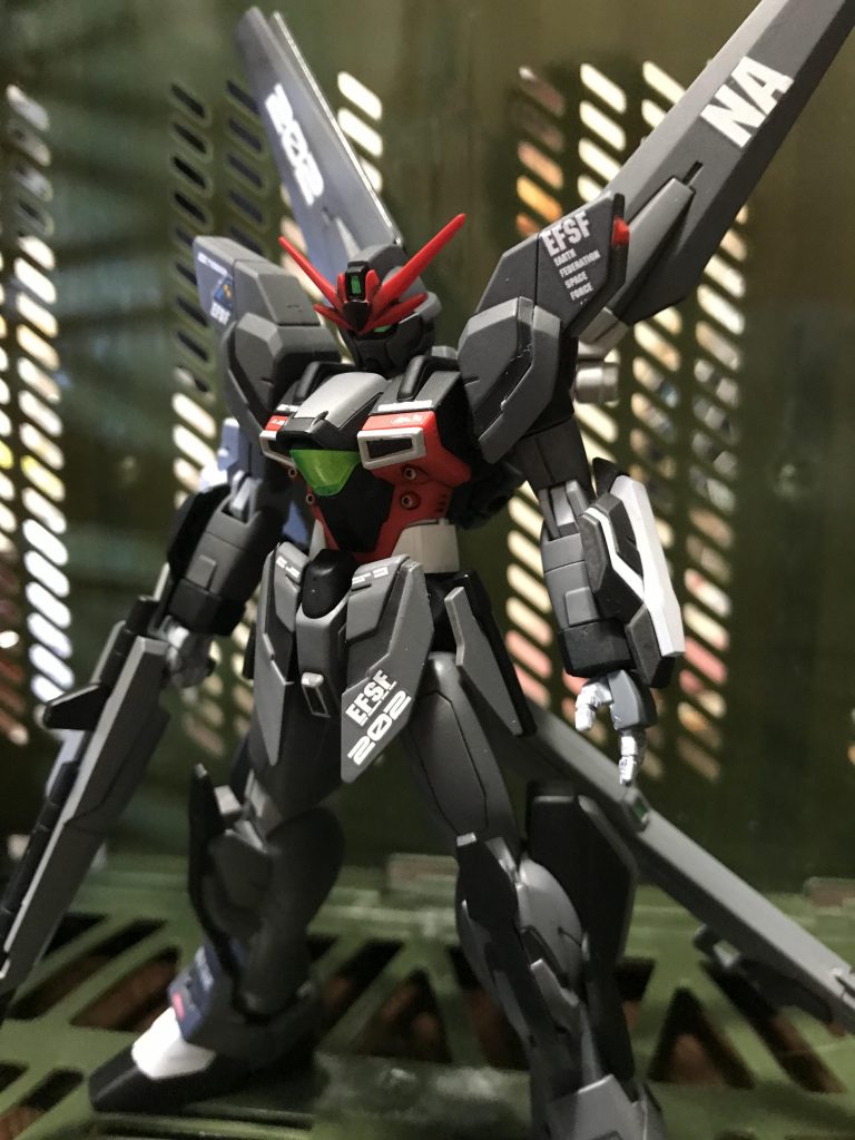 戦略級MS、ガンダムX ベヴィメタル.バースト

主兵装「ベヴィメタル.バーストキャノン」
その威力はコロニーレーザーに匹敵する。
それだけのエネルギーを補っているのが、特殊戦技教導隊で研究開発され、とある資源衛星のみで採掘される鉱石が使用されている。