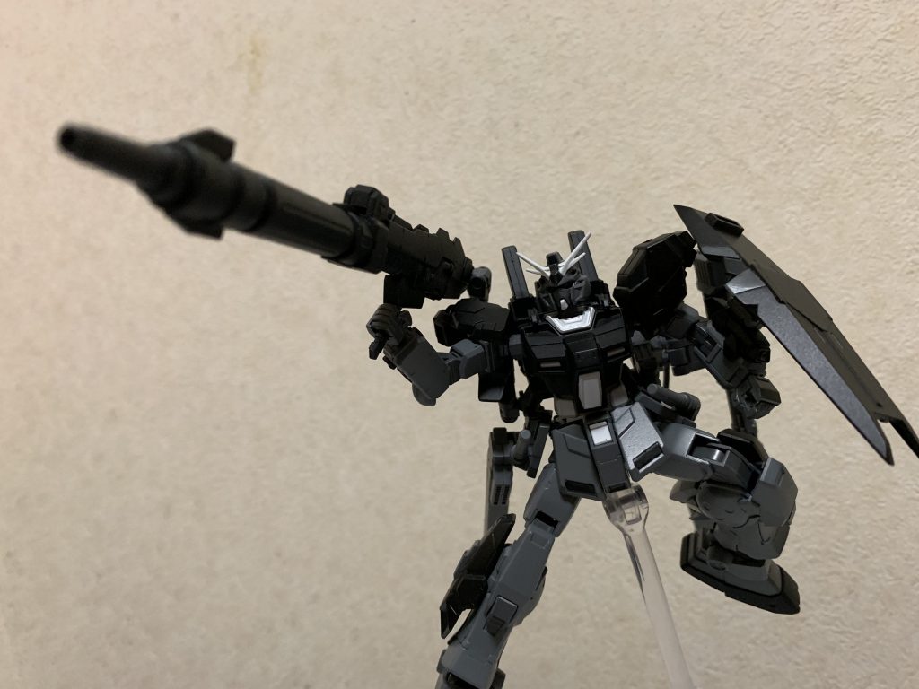 空間戦仕様(最終決戦Ver)

ア・バオア・クー攻防戦の為に用意された最終決戦仕様。
新たにプロペラントタンクが追加され、本機専用ハイパーバズーカーに、ガンダム試作4号機のメガ･ビーム･ランチャーを改良されたものを装備してる。