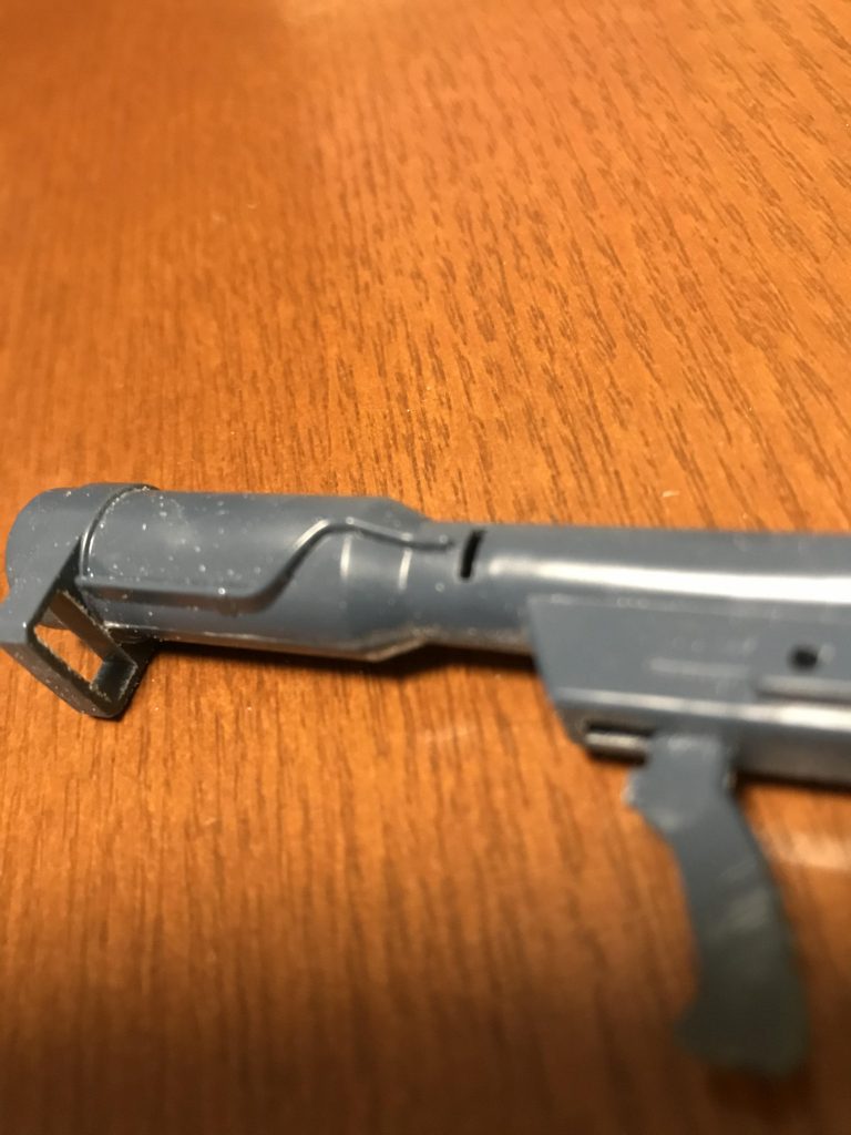 ラケーテンバズのディテールアップ。ケーブル状のものを削り落として、自在ワイヤで作り直し。