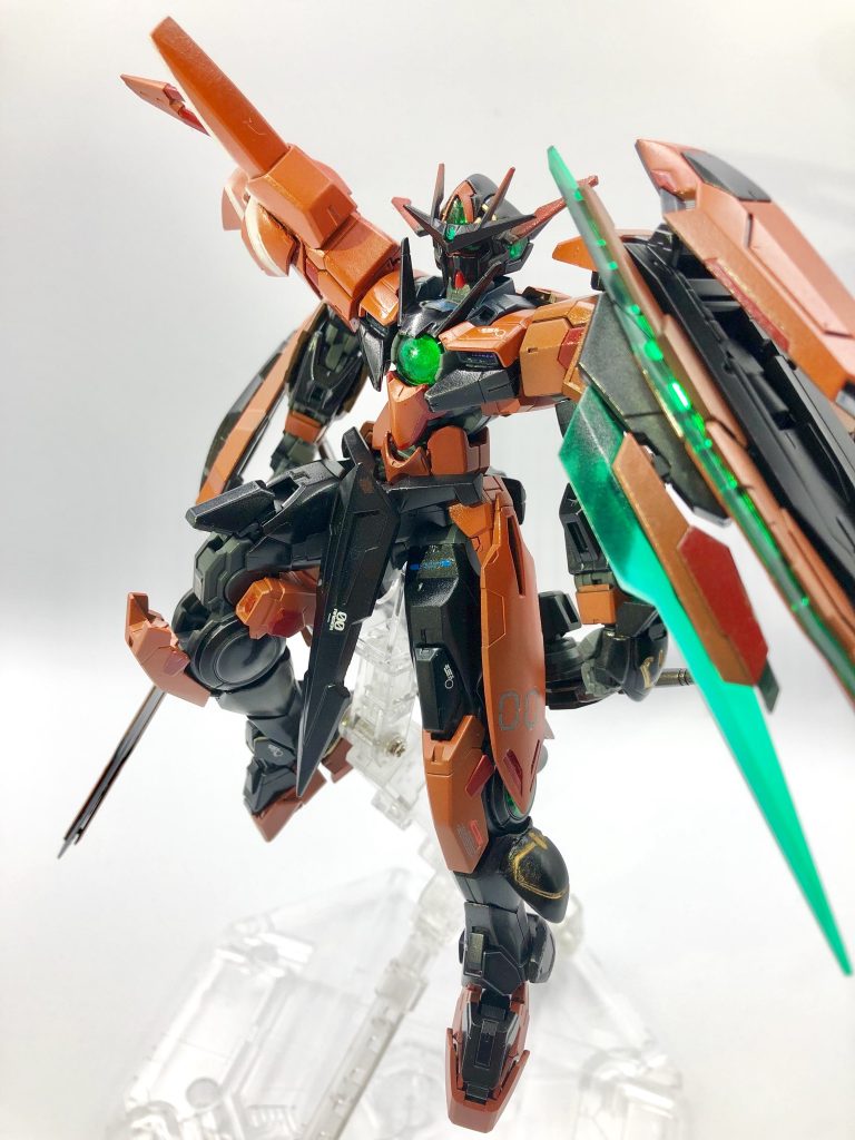 頭部には、グシオンリベイクフルシティの角を拝借してミキシングしてます。