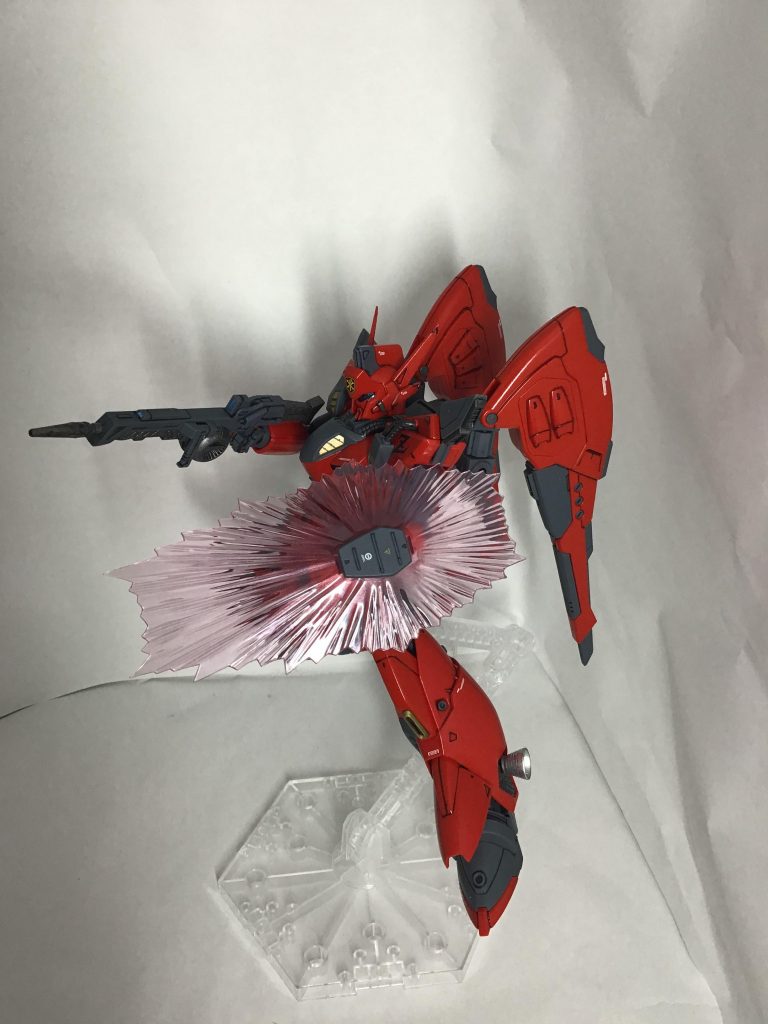 ビームライフルとシールドを持たせて。この辺の装備はビギナ・ギナと共通かなと。