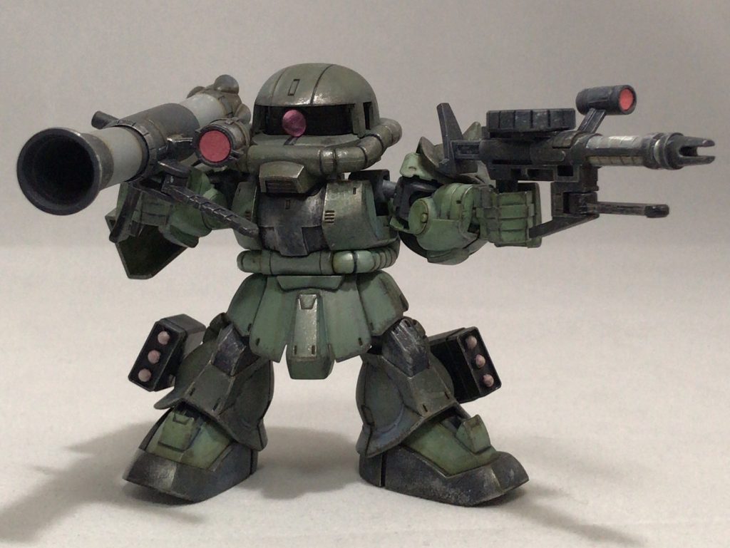 バズーカ、マシンガン構え