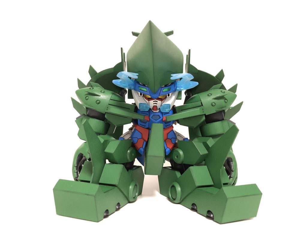 神武兜のクリアパーツの肉抜きは
UVレジンで埋めてクリアを活かしています