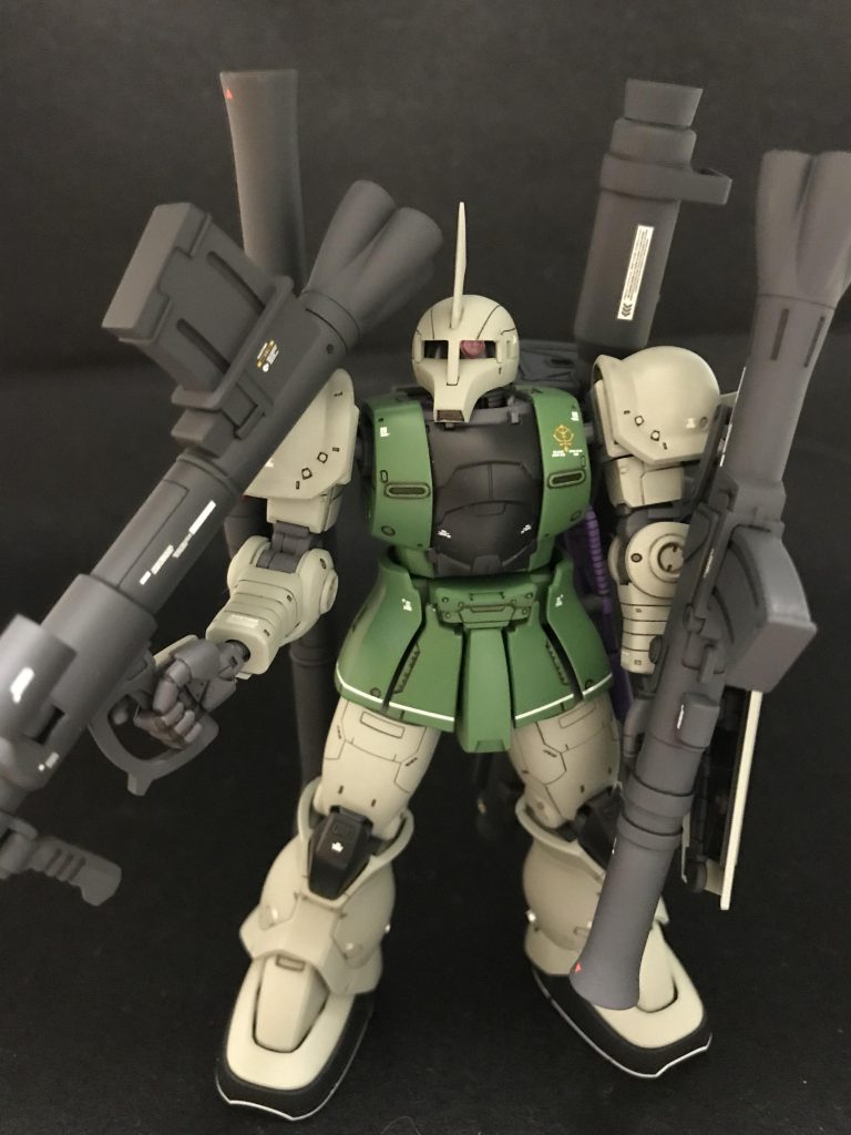 背中のラックを使用して全部載せ！過積載。