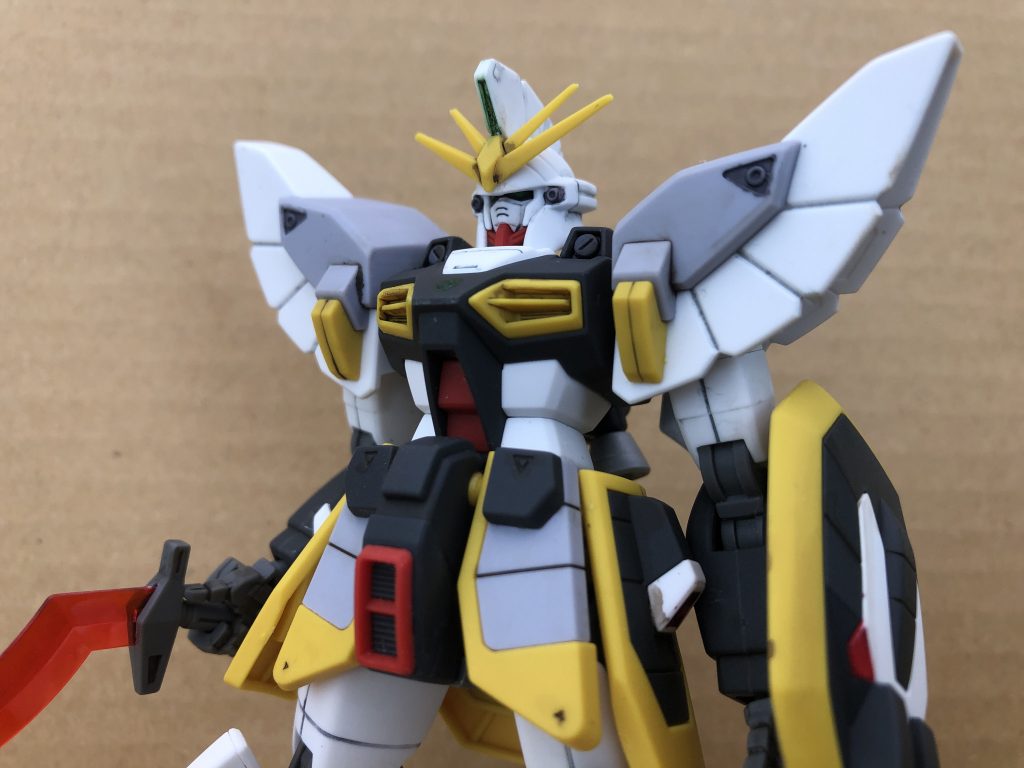 頭は小さくまとまっていますね。この辺が旧キットとの大きな違いでしょうか(笑)。