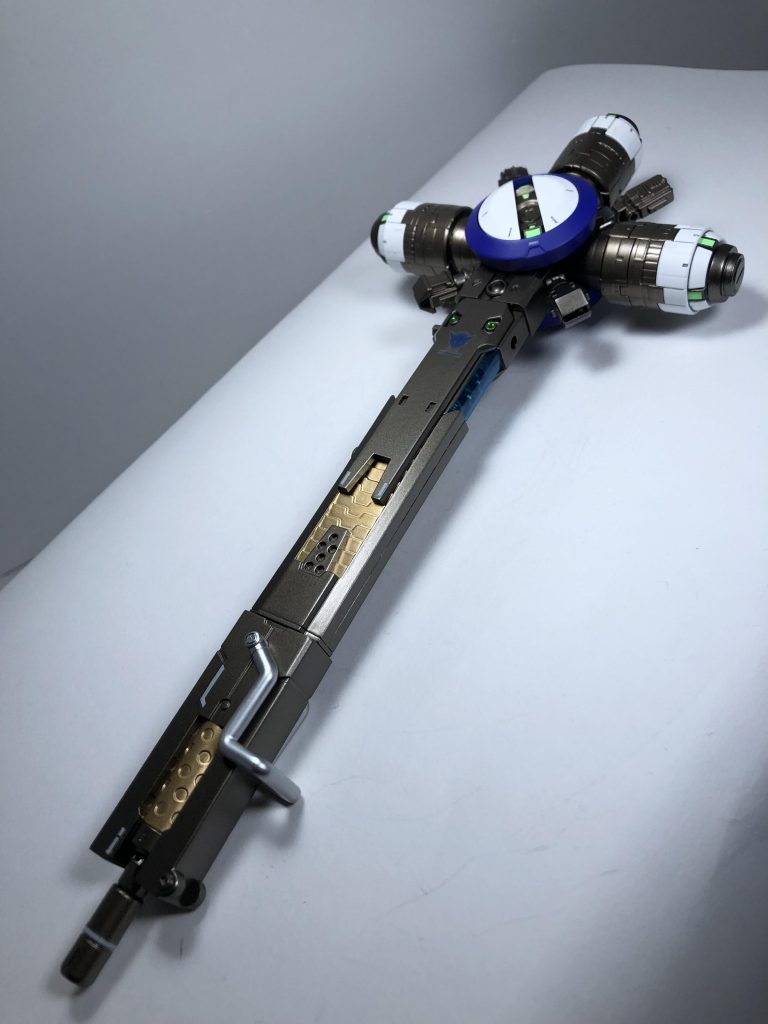 全体図。上はGNフィールド発生装置になっています。なんとなくセブンソードのバスターソードをイメージしてます!