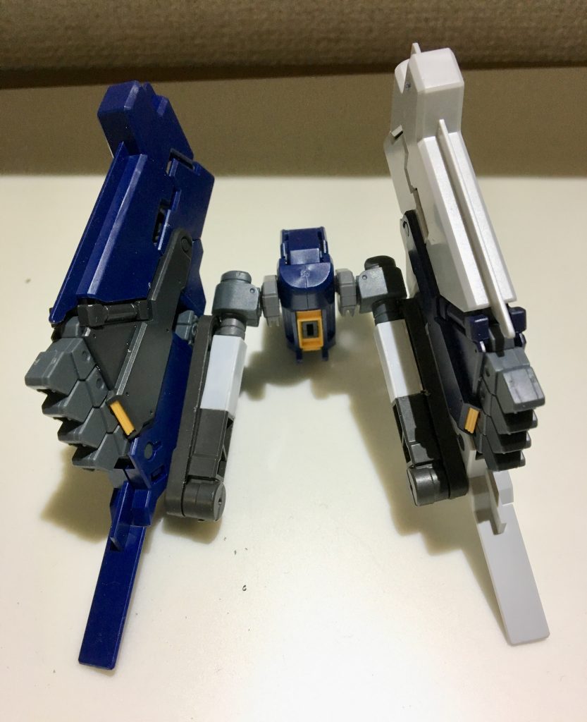 Gホルスの構成
アギト内は加工し、MGダブルエックスのビームソード受け口を取り付け。
アーム部分は1/100バルバトスルプスと、HG&1/100グレイズで製作。